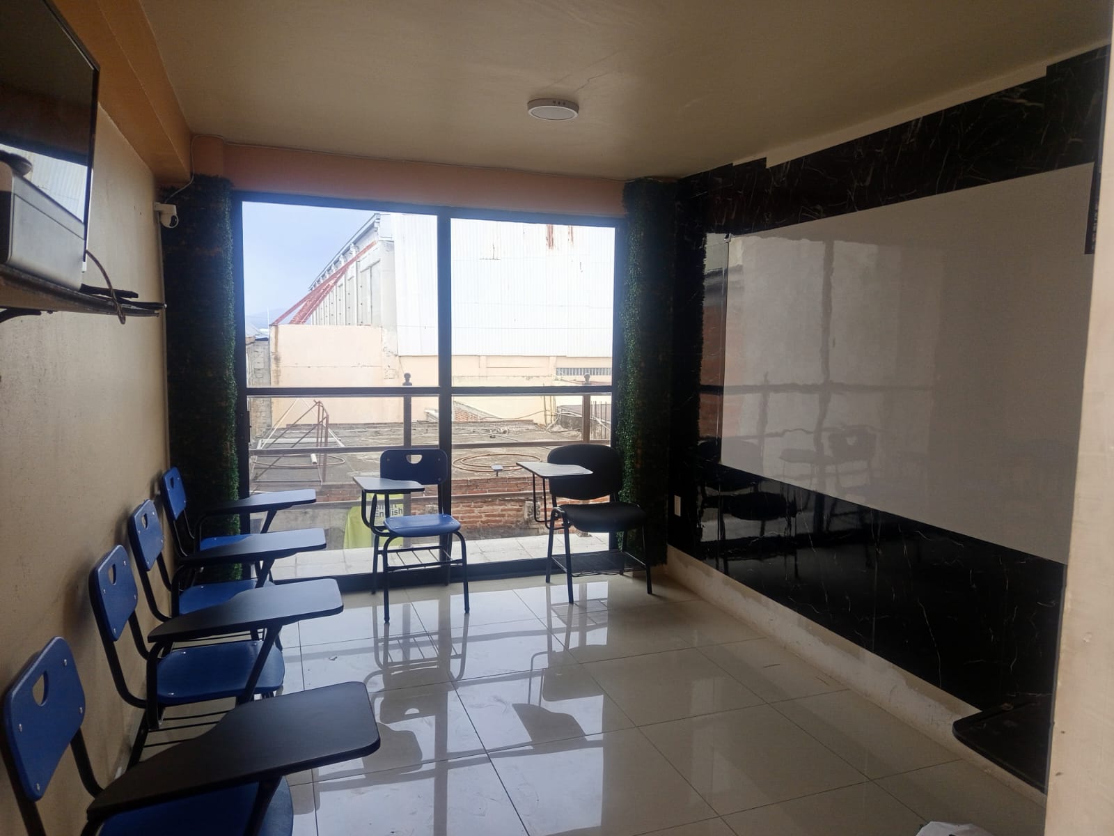 Aula moderna Smart English